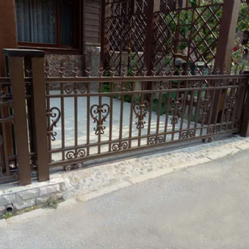山東泰安國安興業防護欄生產
