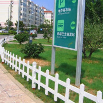 廠家學(xué)校草坪護(hù)欄公路草坪護(hù)欄公園草坪護(hù)欄鋅鋼草坪護(hù)欄綠化帶護(hù)欄