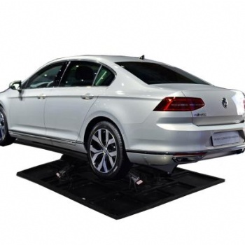 < 實(shí)車動(dòng)感模擬器（邁騰車型）