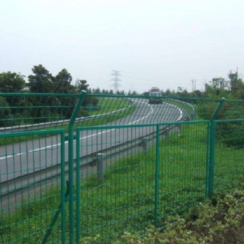 河北廠家高速公路護(hù)欄鐵路圍欄鐵絲網(wǎng)雙邊絲護(hù)欄可定制