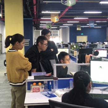 詩語線下培訓(xùn)，公司轉(zhuǎn)型自媒體，月入30萬的技巧和方法