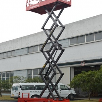 剪叉式升降機，高空作業平臺