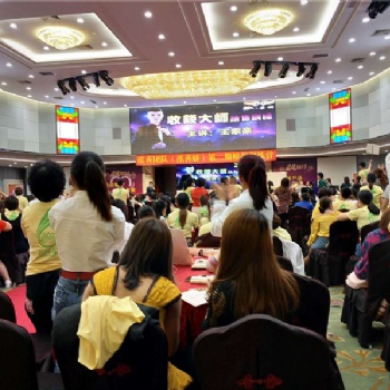 中國(guó)商盈模式**人王壹飛院長(zhǎng)談運(yùn)營(yíng)人大于運(yùn)營(yíng)貨
