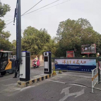 東營道閘廠家|東營小區(qū)自動【車牌識別安裝】小區(qū)自動起落桿|昱為智能科技有限公司提供