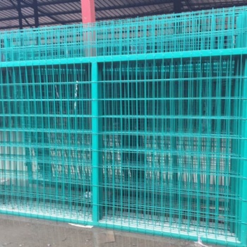 河北浸塑鐵路護欄網廠家現貨產品描述