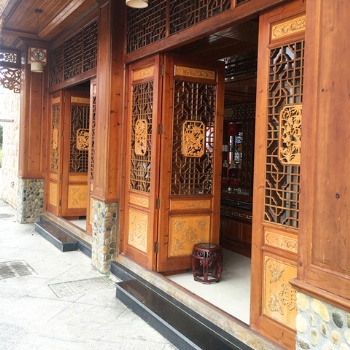 仿古門窗、鏤空雕花隔斷、電視背景墻雕花、吊頂?shù)窕ā⒃露撮T、手工花格