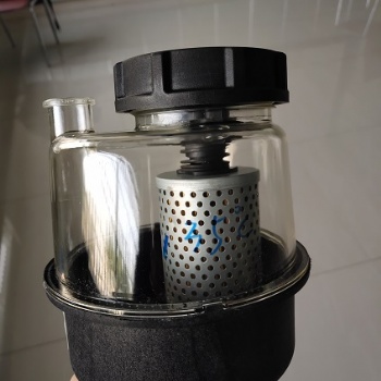 動(dòng)力轉(zhuǎn)向油壺，油罐，油杯，底座焊接，焊接尼龍