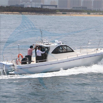 釣魚小船雙機(jī)115動速度快穩(wěn)性好定制私人釣魚用艇自用高玻璃鋼快艇