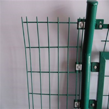 河北東興雙邊護(hù)欄網(wǎng)-圈地護(hù)欄-隔離柵生產(chǎn)廠家