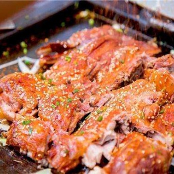 鐵板烤鴨加盟 鐵板烤鴨在哪學 學鐵板烤鴨來北京某個時間餐飲公司