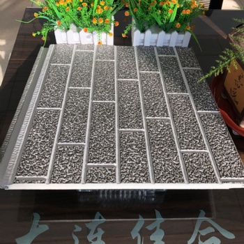 提供金屬雕花板生產(chǎn)保溫裝飾板活動房建造舊屋翻新