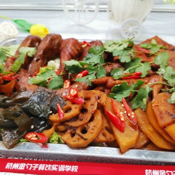 鹵菜專業(yè)培訓(xùn)手把手教學(xué)一對一學(xué)習(xí)