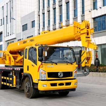 十六噸吊車(chē) 16噸東風(fēng)汽車(chē)起重機(jī)廠(chǎng)家報(bào)價(jià) 價(jià)格優(yōu)質(zhì)量好 售后服務(wù)**歡迎咨詢(xún)