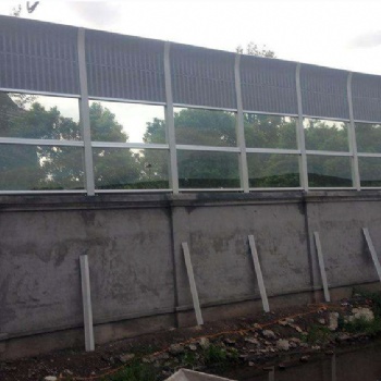 小區(qū)聲屏障冷卻塔隔聲屏障空調(diào)機(jī)組聲屏障公路聲屏障特點(diǎn)