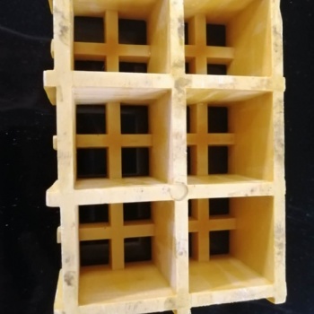 東莞優(yōu)質玻璃鋼微孔格柵應用特點