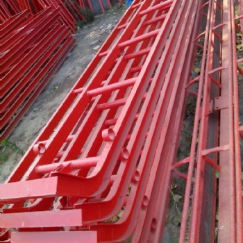 壩斜坡上料機(jī) 爬坡上料機(jī) 山體斜護(hù)坡河道清淤報(bào)價(jià)單