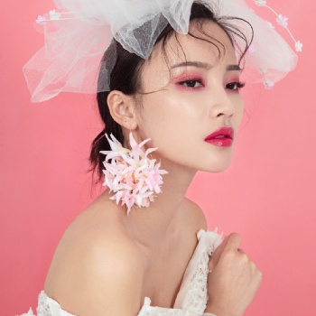 附近的化妝學(xué)校玲麗彩妝