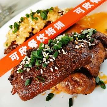 重慶美食特色秘制烤豬蹄培訓(xùn)學(xué)習(xí)