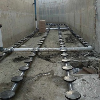 開封市微孔盤式曝氣器廠家、進(jìn)口盤式曝氣器、進(jìn)口硅橡膠膜片微孔曝氣器、可變微孔曝氣器曝氣器設(shè)備