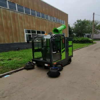 多功能駕駛式掃地車 小型電動(dòng)三輪掃地車