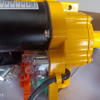 河北滄州助農溫室電動卷膜器220v100w