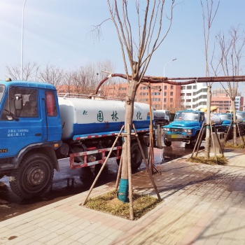 鄭州灑水車出租-鄭州霧炮車出租-灑水車租賃聯(lián)系方式