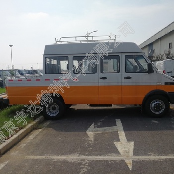 依維柯得意12座黃牌電力工程車（國(guó)六）