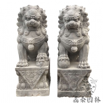 曲陽(yáng)石雕獅子鎮(zhèn)宅守門石獅子磊泰園林供應(yīng)