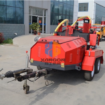 內(nèi)蒙新疆大型高速路用500升高速路灌縫機(jī)適合長(zhǎng)距離拖掛，出料均勻、灌縫效果好