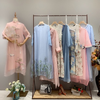 國香素錦2021夏復(fù)古國風折扣女裝源