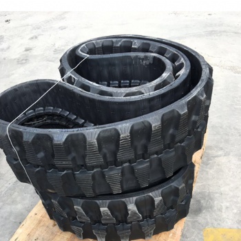 廠家**橡膠履帶底盤工程履帶配件 多種規(guī)格農(nóng)機(jī)挖機(jī)履帶板定制