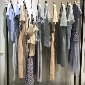 【纖鈺匯】夏原創(chuàng)設(shè)計(jì)師 廣州服裝批發(fā)市場(chǎng) **品牌折扣女裝貨源走份 健凡服飾低成本拿貨