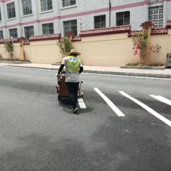 柳州市學(xué)校路面道路劃線