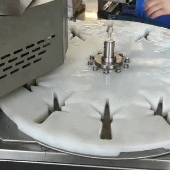 重慶鳳爪分割機器設(shè)備價格工作效率高等特點? 諸城五洲機械