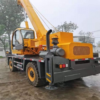 山路爬坡越野行走吊車 16噸四驅(qū)越野吊車 輪式伸縮臂吊車
