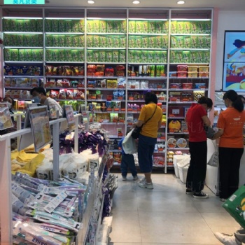 營口kkv貨架精品店店面布局時尚款式莫凡貨架生產(chǎn)廠家供應(yīng)