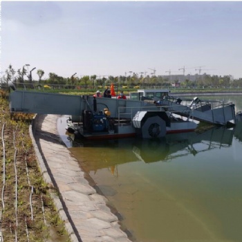 自動(dòng)化撈水草機(jī)械公園湖用水草收割船