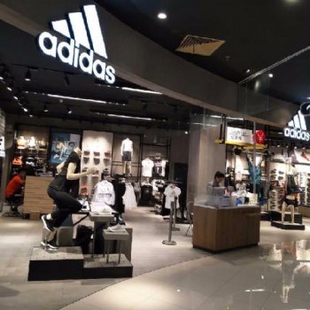 耐克阿迪折扣店春節促銷攻略！優質貨源渠道