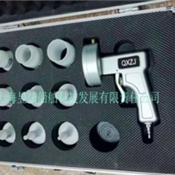 管道清潔設(shè)備清潔管路很容易操作-管道清洗主機(jī)