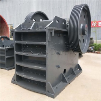 顎式破碎機 東弘機械生產(chǎn)顎式破碎機 鄂板配件可定制