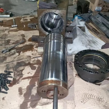 維修江蘇亞威160噸4米液壓數(shù)控折彎機油缸漏油更換密封圈