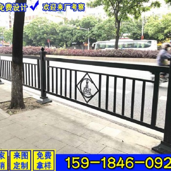廣州定做甲型市政道路護(hù)欄 人行道欄桿生產(chǎn)廠家