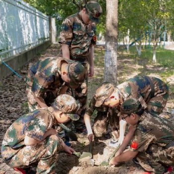 蘇州青少年軍事夏令營小小軍人營地教育戶外拓展特戰(zhàn)訓(xùn)練活動(dòng)報(bào)名