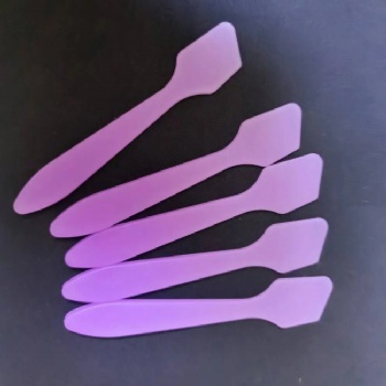 全新數(shù)十萬面膜棒面膜小勺美容工具轉(zhuǎn)讓