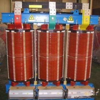 上海虹橋地區(qū)，商務(wù)樓報(bào)廢變壓器，配電柜，電氣設(shè)備回收包拆除