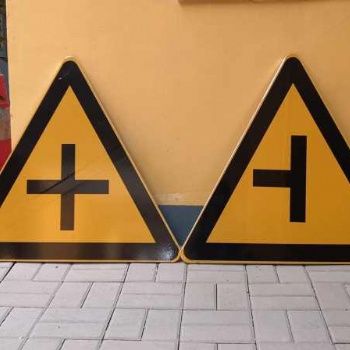 安陽(yáng)道路標(biāo)識(shí)標(biāo)志牌交通標(biāo)識(shí)標(biāo)牌交通標(biāo)志牌公路指示牌公路反光標(biāo)志牌廣告牌